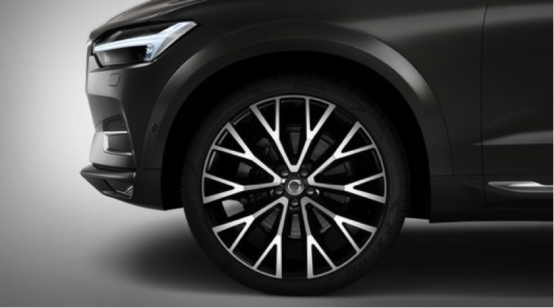 Volvo XC60 Kompletträder, 22" 10 Open Spoke Black Diamond Cut Alloy Wheel